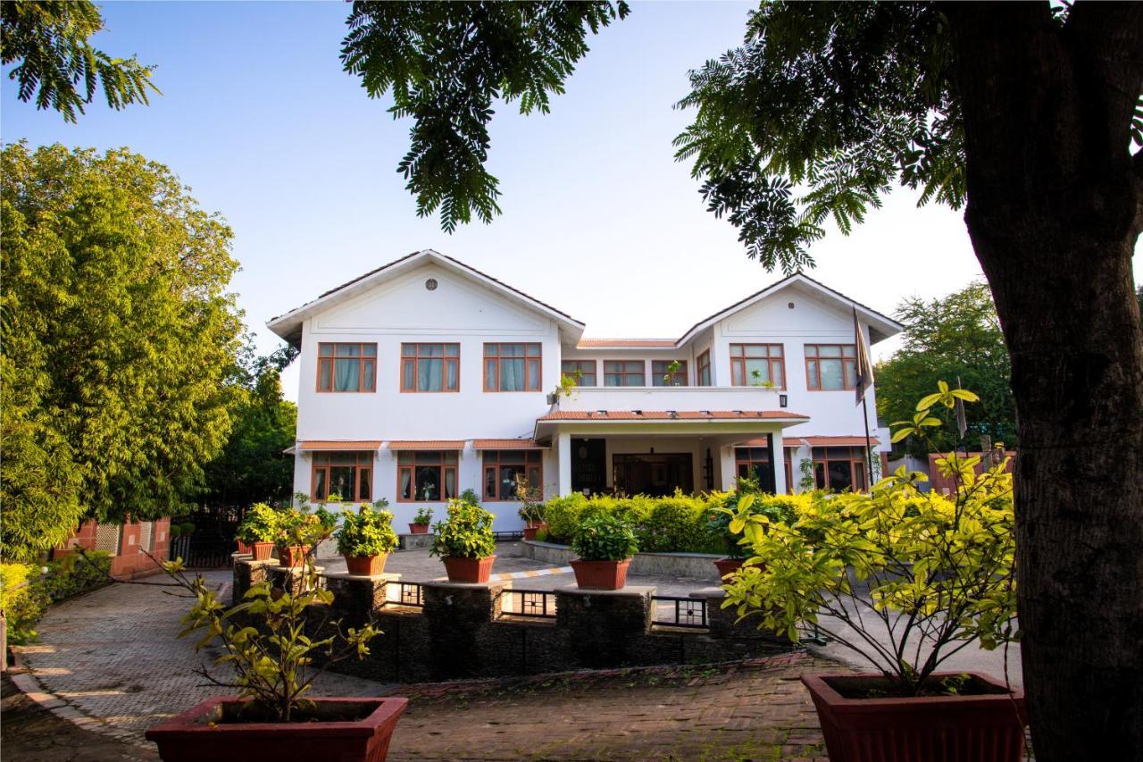 Amantra Shilpi Resort & Spa Удайпур Екстериор снимка