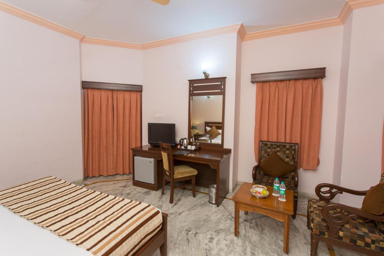 Amantra Shilpi Resort & Spa Удайпур Екстериор снимка