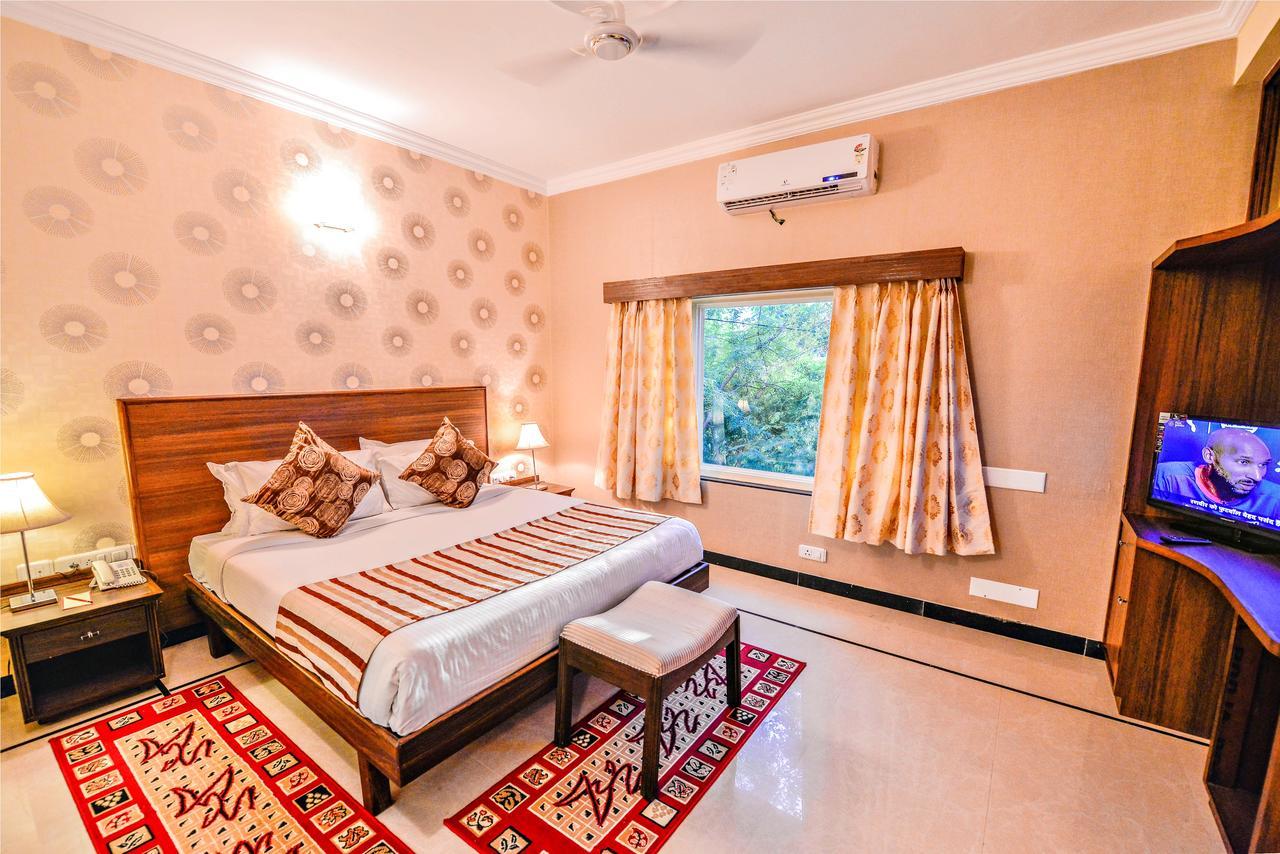 Amantra Shilpi Resort & Spa Удайпур Екстериор снимка