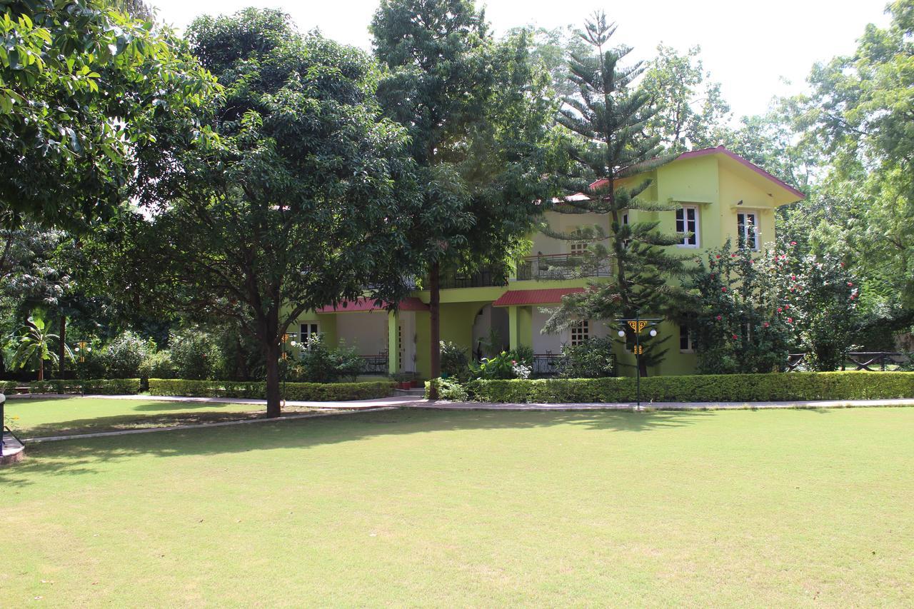 Amantra Shilpi Resort & Spa Удайпур Екстериор снимка