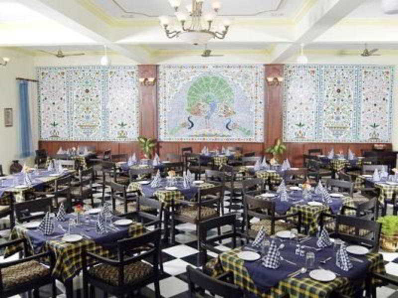 Amantra Shilpi Resort & Spa Удайпур Екстериор снимка